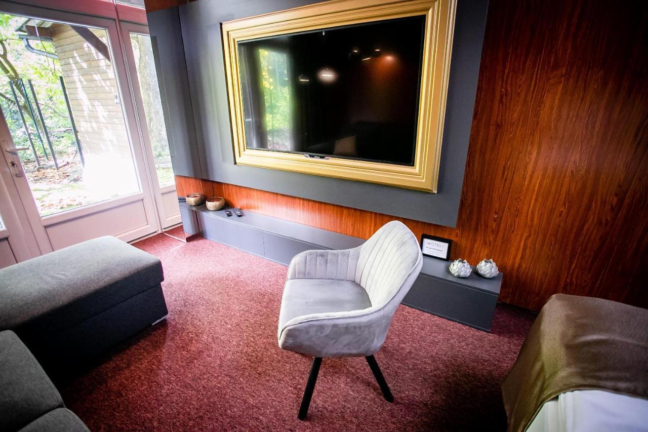 Motel1- A Megfizetheto Luxus! Dunaújváros Exteriér fotografie