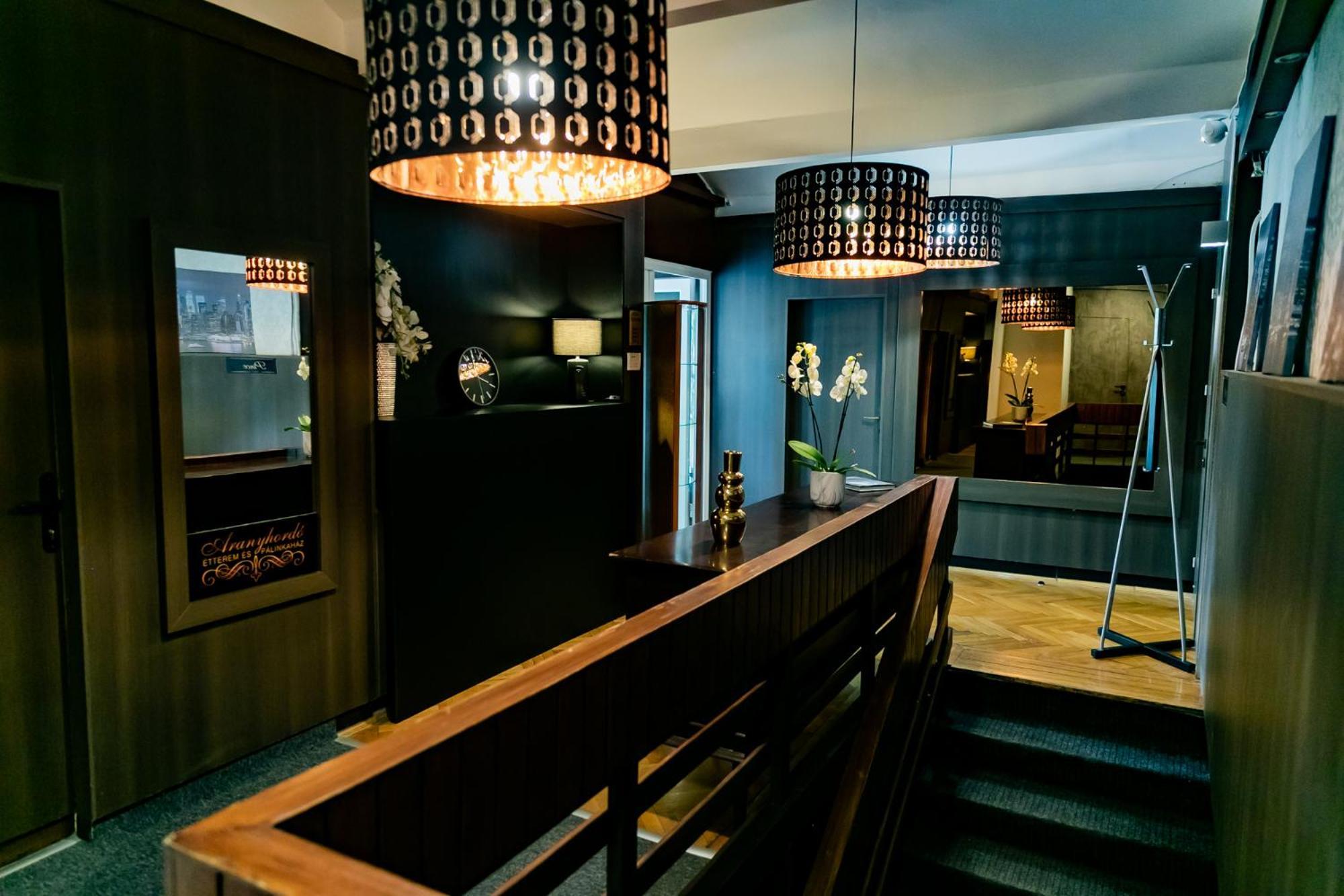 Motel1- A Megfizetheto Luxus! Dunaújváros Exteriér fotografie