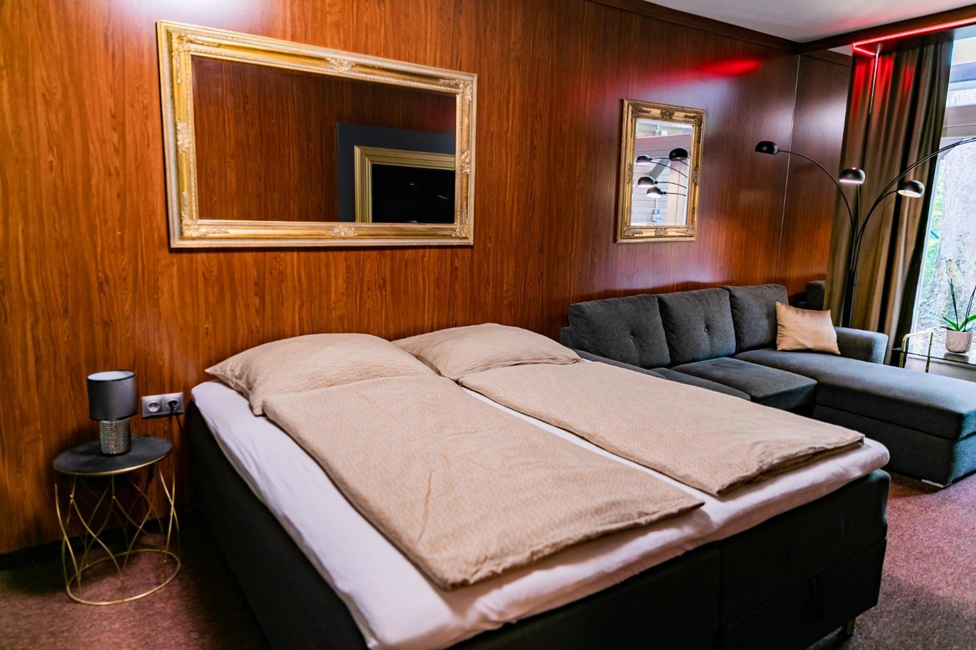 Motel1- A Megfizetheto Luxus! Dunaújváros Exteriér fotografie